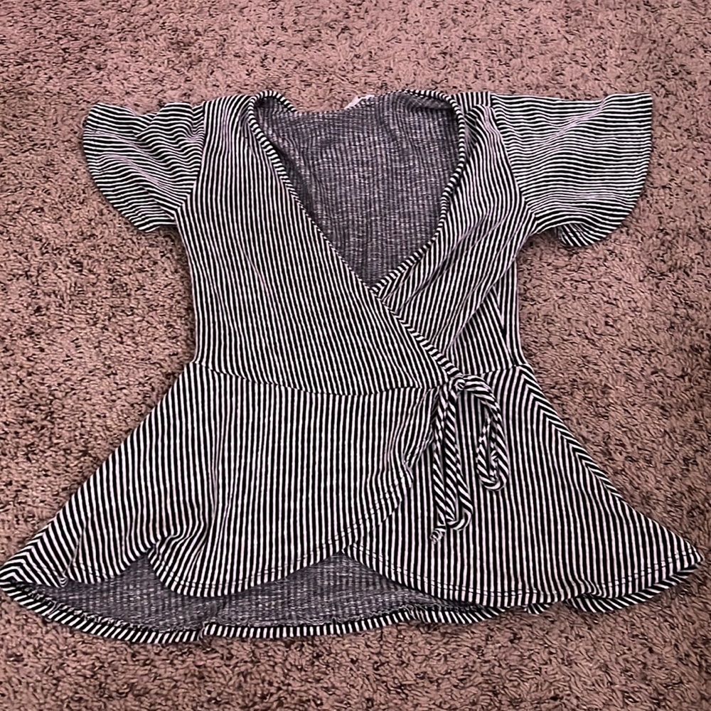 Striped flowy shirt size 4